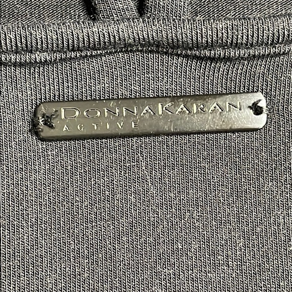 DONNA KARAN Women's Black Sleeveless Top - Picture 11 of 11